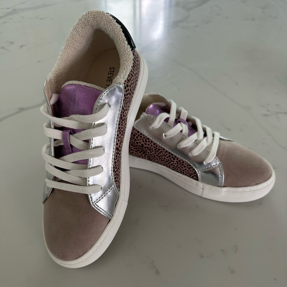 NWOT: Steve Madden Rezume Summer Sneaker - Kids'
